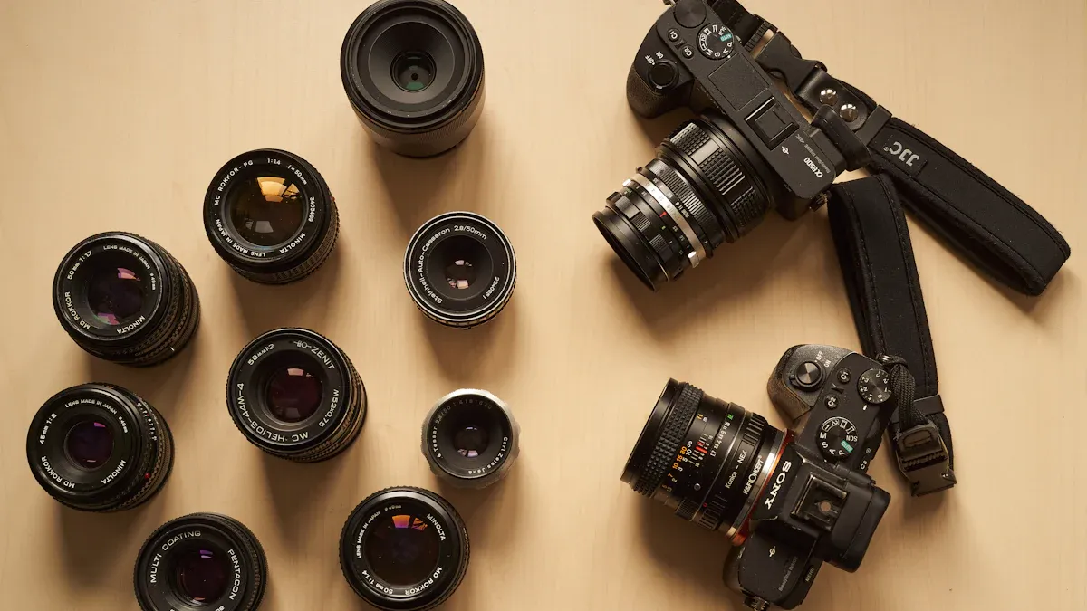 What Are Prime and Zoom Lenses?
