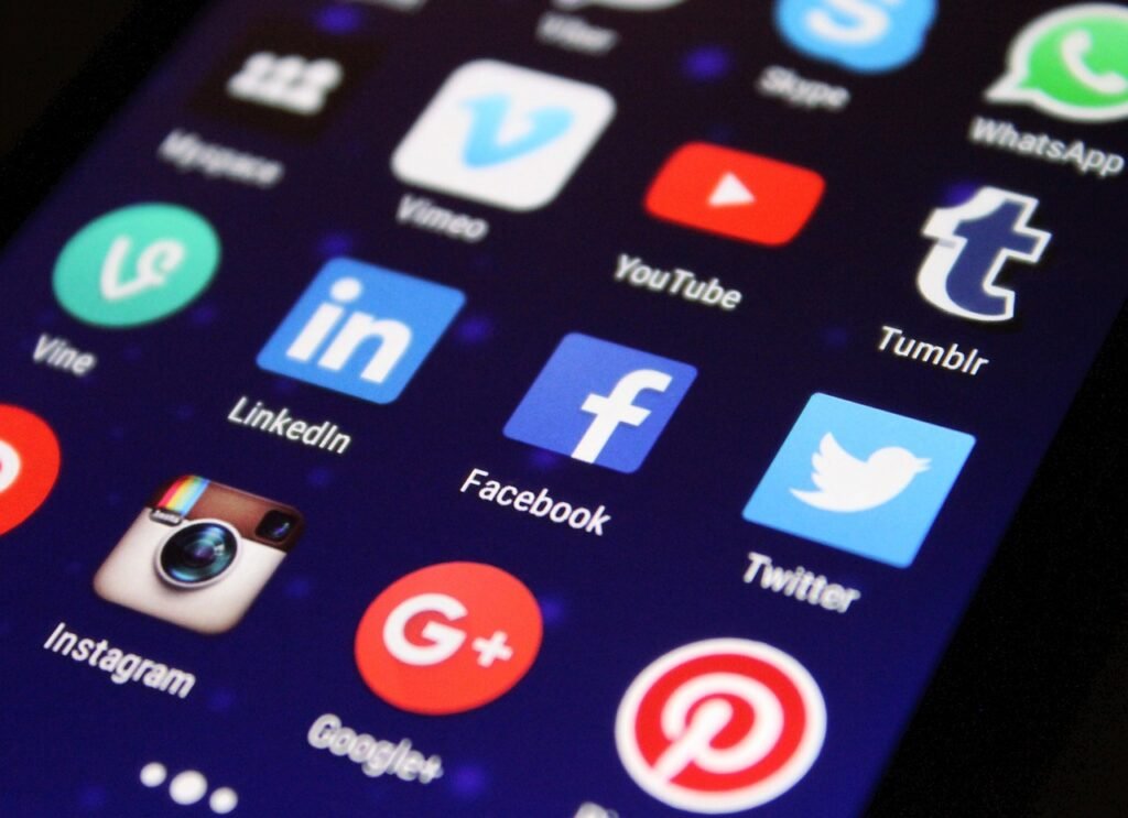 Do Photos or Videos Drive More Social Media Engagement in 2025