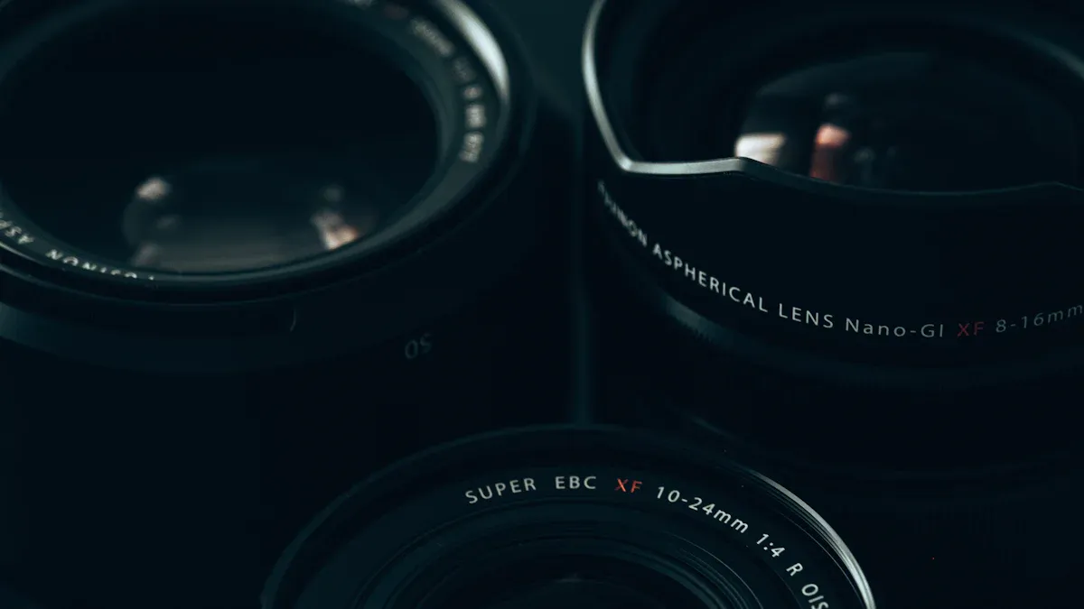 Should You Choose Zoom or Prime Lenses in 2025